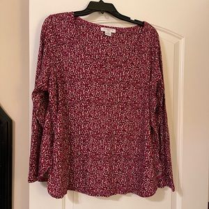 Curved split hem tee